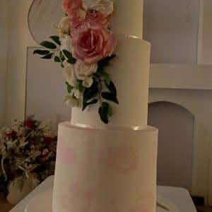 Elegant 3-tier round cake