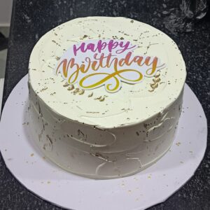 8-Inch One Layer Vanilla & Red Velvet Cake (Whipped Cream)
