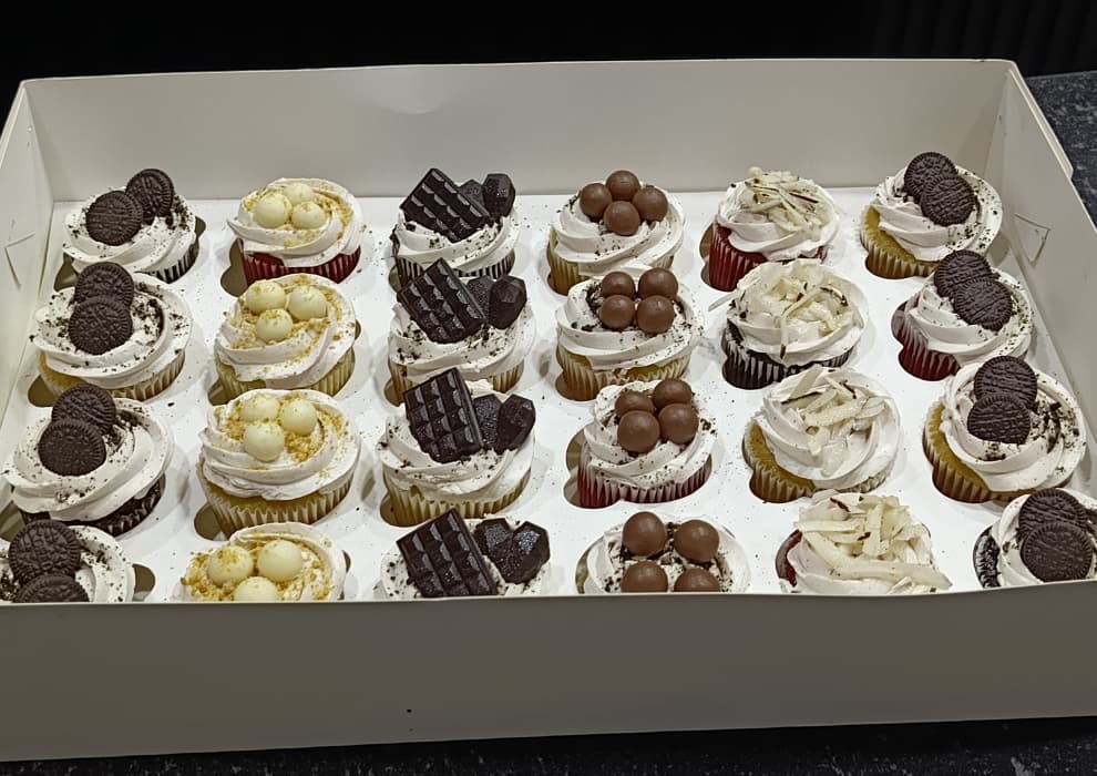 Freshly Baked Cupcakes – Assorted Flavors