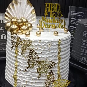 10inch 3 layers  Whipped cream cake  Vanilla Redvelvet chocolate