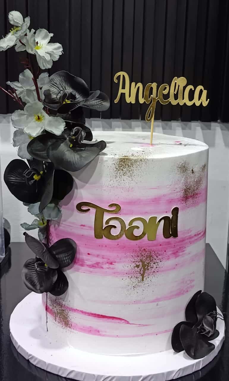 8inch 4 layers Whipped cream cake Vanilla chocolate Redvelvet