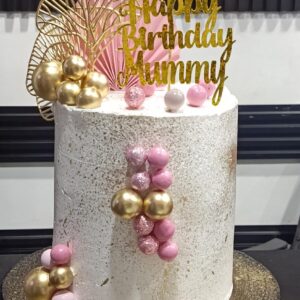 7inch 3 layers  Whipped cream cake  Vanilla chocolate Redvelvet