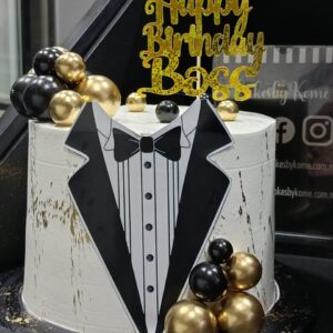 8inch 2 layer  Whipped cream cake  Vanilla chocolate Redvelvet
